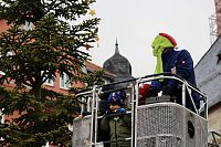 Große Weihnachtsbaumschmück-Aktion auf dem Töpfermarkt in Bad Langensalza Bild: Große Weihnachtsbaumschmück-Aktion auf dem Töpfermarkt in Bad Langensalza