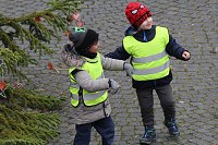 Große Weihnachtsbaumschmück-Aktion auf dem Töpfermarkt in Bad Langensalza Bild: Große Weihnachtsbaumschmück-Aktion auf dem Töpfermarkt in Bad Langensalza