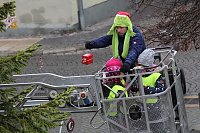 Große Weihnachtsbaumschmück-Aktion auf dem Töpfermarkt in Bad Langensalza Bild: Große Weihnachtsbaumschmück-Aktion auf dem Töpfermarkt in Bad Langensalza