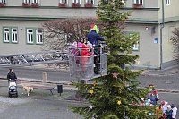 Große Weihnachtsbaumschmück-Aktion auf dem Töpfermarkt in Bad Langensalza Bild: Große Weihnachtsbaumschmück-Aktion auf dem Töpfermarkt in Bad Langensalza