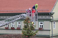 Große Weihnachtsbaumschmück-Aktion auf dem Töpfermarkt in Bad Langensalza Bild: Große Weihnachtsbaumschmück-Aktion auf dem Töpfermarkt in Bad Langensalza