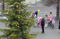 Große Weihnachtsbaumschmück-Aktion auf dem Töpfermarkt in Bad Langensalza Bild: Große Weihnachtsbaumschmück-Aktion auf dem Töpfermarkt in Bad Langensalza