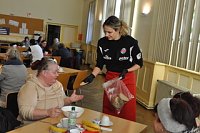 Bild: THC servierte im "Restaurant des Herzens"
