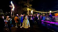 Bild: "BaLaTon" im weihnachtlichem Ambiente  im Schl&ouml;sschenpark in Bad Langensalza