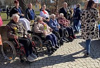 Bild: Seniorinnen beim "Wasserfest" in Bad Langensalza