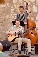 Bild: Lulo Reinhardt & Brise Manouche im Kreuzgang des Augustinerklosters in  Bad Langensalza