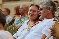 Bild: Lulo Reinhardt & Brise Manouche im Kreuzgang des Augustinerklosters in  Bad Langensalza