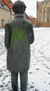 Denkmal beschmiert