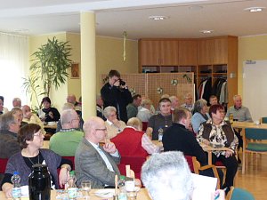 Übergabe der Bauschutzbrillen an Abgeordneten des Landtages