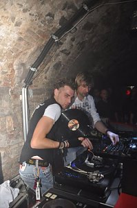 Funky Kitchen NDH Tunes Clubtour im Grease