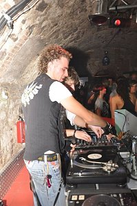 Funky Kitchen NDH Tunes Clubtour im Grease