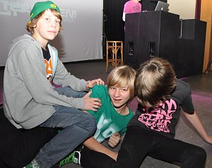 Junge Party im Klubhaus