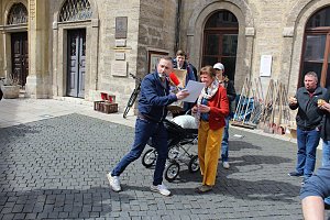 Fr&uuml;hjahrsputzaktion mit Verleihung der Goldenen Kehrschaufel
