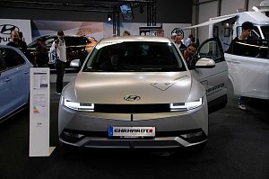Peter Blei unterwegs auf der Erfurter Automobilmesse