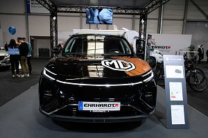 Peter Blei unterwegs auf der Erfurter Automobilmesse