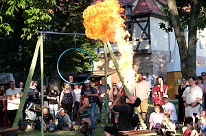 Ritterspektakel auf der Ronneburg zum Pfingstsamstag
