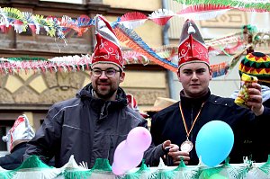 Fr&ouml;hlichbunter Karnevalsumzug in und um Bad Langensalza