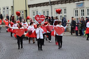 Fr&ouml;hlichbunter Karnevalsumzug in und um Bad Langensalza