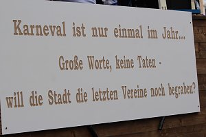 Fr&ouml;hlichbunter Karnevalsumzug in und um Bad Langensalza