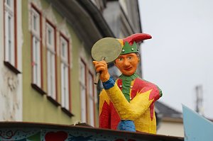 Fr&ouml;hlichbunter Karnevalsumzug in und um Bad Langensalza