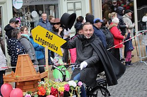 ZUm Karnevalsumzug zog es viele Jecken in die Stadt Bad Langensalza