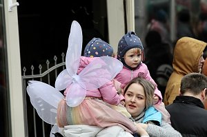 ZUm Karnevalsumzug zog es viele Jecken in die Stadt Bad Langensalza