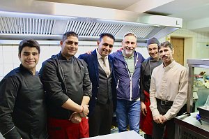 Er&ouml;ffnungsfeier mit geladenen G&auml;sten im Punjabi Bad&acute;sha