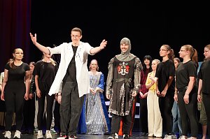 "Time and Time again" gespielt von Sch&uuml;lerinnen und Sch&uuml;lern des Salza Gymnasiums und der Grundschule Sonnenhof
