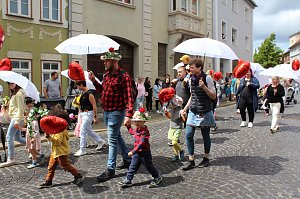 Gro&szlig;er festlicher Umzug zum 211. Brunnenfest in Bad Langensalza