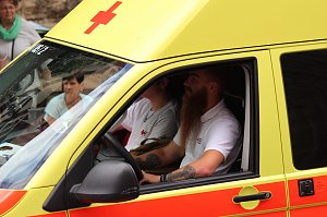 Teilnehmerinnen und Teilnehmer des Festumzuges zum 211. Brunnenfest in Bad Langensalza 