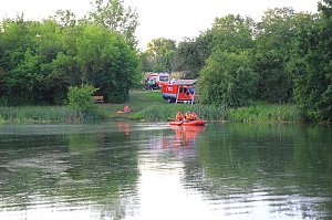 Suchaktion am Gro&szlig;enehricher Stau