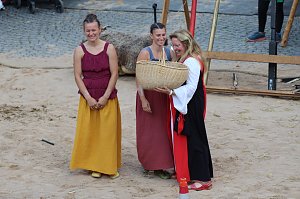Zwei Tage lang feierten die Langensalzaer mit ihren G&auml;sten aus nah und fern ihr 30. Mittelalterstadtfest