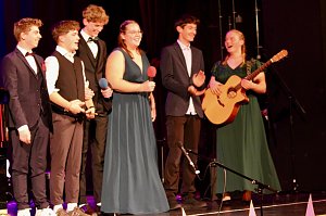 Mitwirkende der Gala des Salza-Gymnasiums in Bad Langensalza 2024