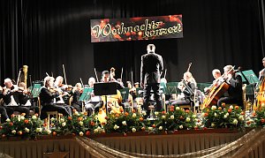 Markus Huber f&uuml;hrte seine Th&uuml;ringer Philharmoniker gewohnt souver&auml;n durch das Programm