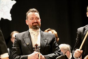Neujahrskonzert des Loh-Orchesters in Bad Langensalza unter der Leitung von Julian Gaudiano (1. Kapellmeister TN LOS)