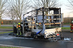 LKW brannte auf der Autobahn-Rastst&auml;tte