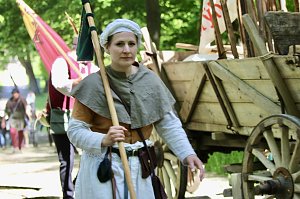 500 Jahre nach dem Bauernkrieg stellen 30 Darsteller in historischen Gew&auml;ndern den M&uuml;ntzer-Zug nach und machen Station in Ebeleben