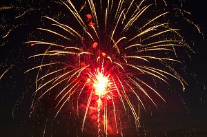 Gro&szlig;es Feuerwerk zum diesj&auml;hrigen Brunnenfest in Bad Langensalza