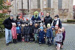 Gro&szlig;e Weihnachtsbaumschm&uuml;ck-Aktion auf dem T&ouml;pfermarkt in Bad Langensalza