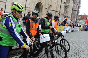 Streckenposten beim Drei T&uuml;rme Lauf