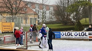 Kinder trainieren mit Ice Rebells im Schl&ouml;sschenpark