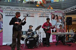 Buntes Programm zum FAMILIENTAG in der Galerie