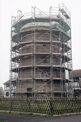 Bild: Die einger&uuml;stete Windm&uuml;hle in Schlotheim