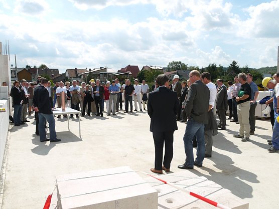 Grundsteinlegung (Foto: Tobias Wendehost)