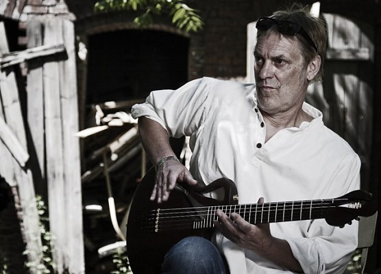 MARTIN C. HERBERG - "GITARREN TOTAL" (Foto: Kunsthof Friedrichsrode) MARTIN C. HERBERG - "GITARREN TOTAL" (Foto: Kunsthof Friedrichsrode)