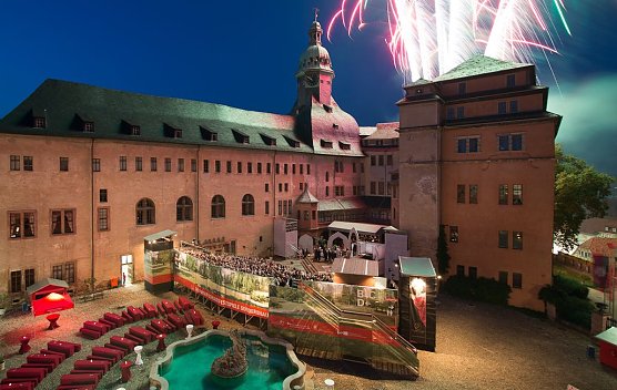Festspielatmosph&auml;re im Schlosshof Sondershausen (Foto: Tino Sieland)