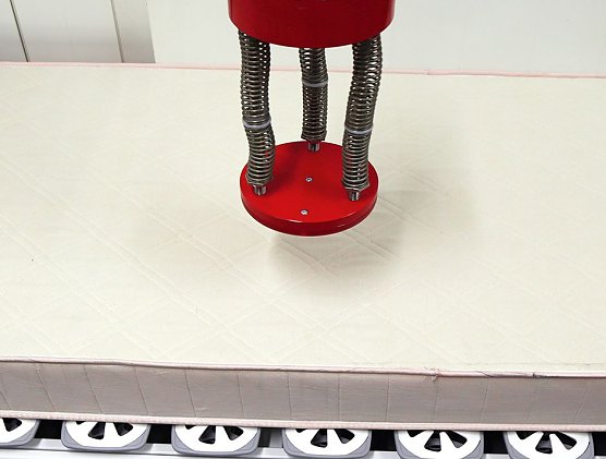 Crashtest Lattenrost (Foto: Stiftung Warentest)