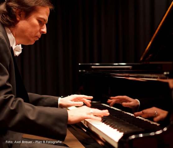 Meisterpianist Har-Zahav gastiert mit Piano Classics (Foto: Axel Breuer - Plan B Fotografie) Meisterpianist Har-Zahav gastiert mit Piano Classics (Foto: Axel Breuer - Plan B Fotografie)