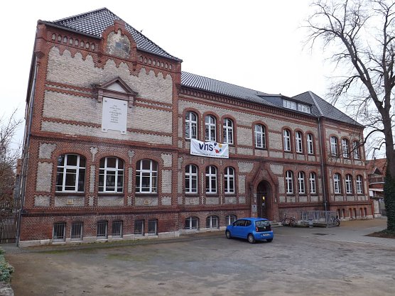 Die Volkshochschule ist in der Stadtmitte M&uuml;hlhausens zu finden und g&uuml;nstig zu Fu&szlig; oder per Auto zu erreichen. (Foto: mix)