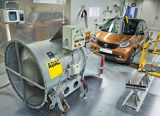 Auch manche Benziner sto&szlig;en zu viel Ru&szlig;partikel aus. (Foto: ADAC)